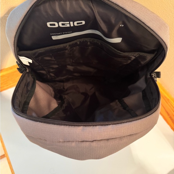 OGIO Gray Backpack 20L - Picture 3 of 6